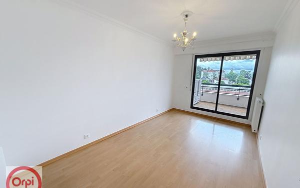 Appartement à louer    5 pièces • 117 m2 Pau