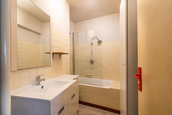 A VENDRE - FRANGY - MAISON DE VILLE T4 - 108 M² - 3 CHAMBRES - GARAGE ET JARDIN