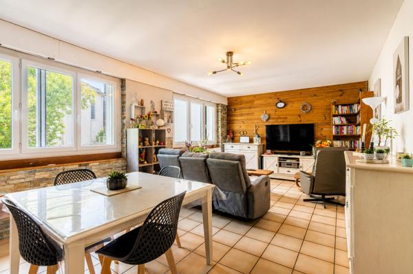A VENDRE - FRANGY - MAISON DE VILLE T4 - 108 M² - 3 CHAMBRES - GARAGE ET JARDIN