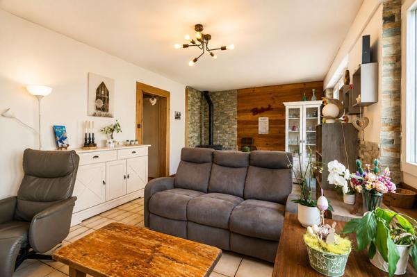 A VENDRE - FRANGY - MAISON DE VILLE T4 - 108 M² - 3 CHAMBRES - GARAGE ET JARDIN