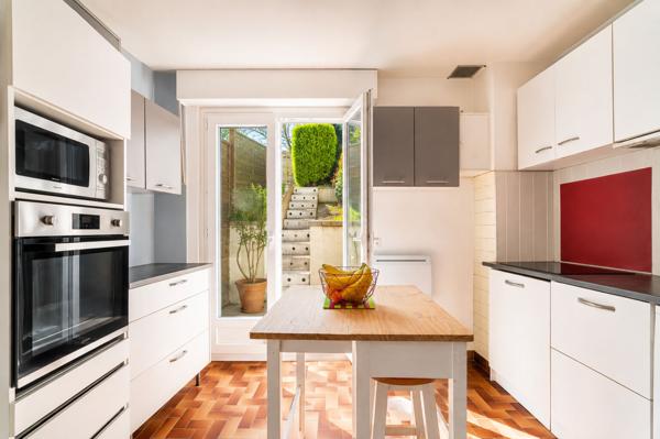 A VENDRE - FRANGY - MAISON DE VILLE T4 - 108 M² - 3 CHAMBRES - GARAGE ET JARDIN