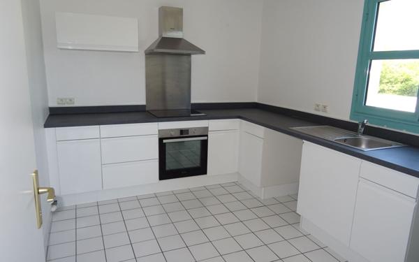 Appartement à louer    3 pièces • 78,49 m2 Saint-Renan