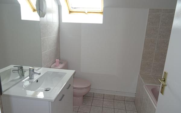 Appartement à louer    3 pièces • 78,49 m2 Saint-Renan