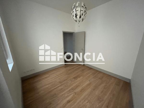 Location Appartement 2 pièces 44.8 m² - RUE DU BATIMENT D'ARGENT Nimes 30000