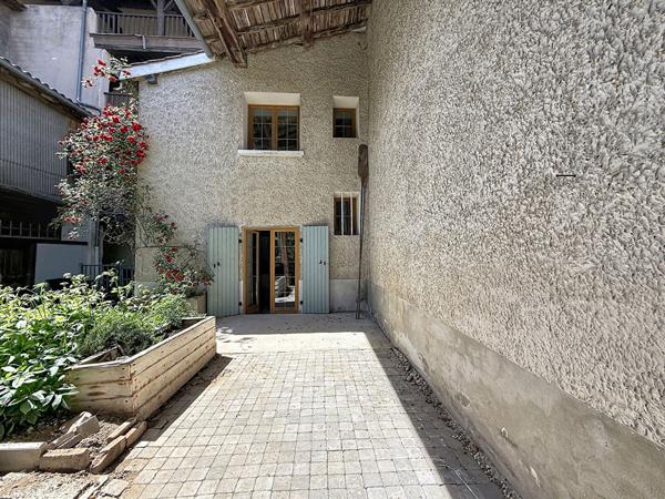 Charmant Appartement Chalamont 116.5 m2, 3 chambres, terrasse