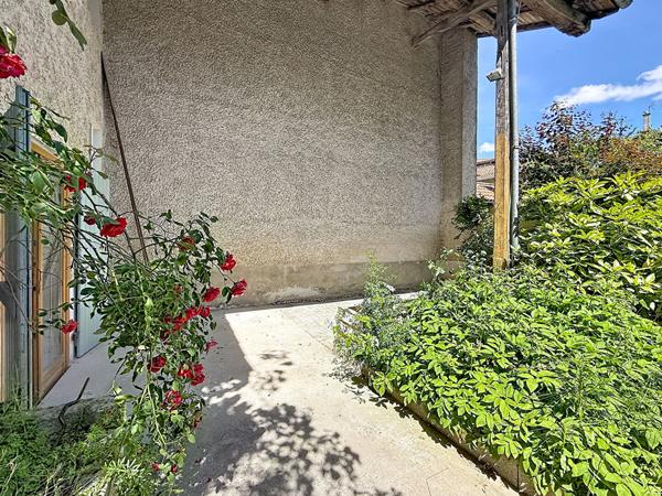 Charmant Appartement Chalamont 116.5 m2, 3 chambres, terrasse