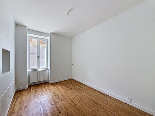 Charmant Appartement Chalamont 116.5 m2, 3 chambres, terrasse