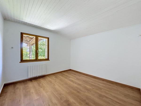 Charmant Appartement Chalamont 116.5 m2, 3 chambres, terrasse