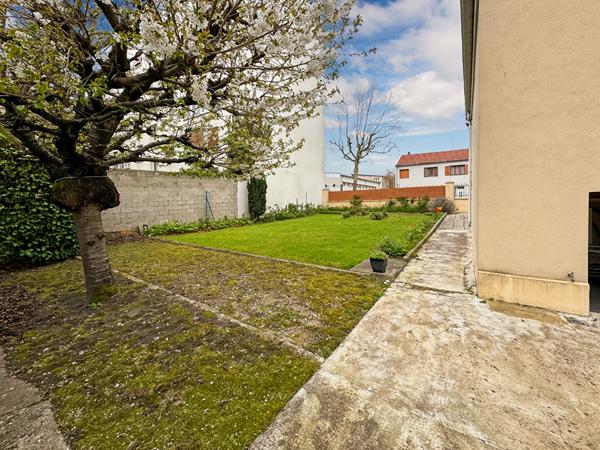 TERRAIN POUR PROMOTION - METRO 11