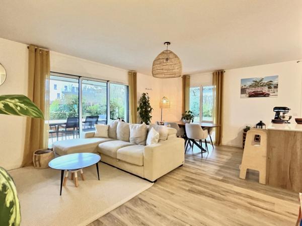 Divonne-les-Bains (01220) Appartement trois chambres dans copropriété de prestige