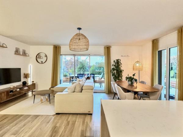 Divonne-les-Bains (01220) Appartement trois chambres dans copropriété de prestige