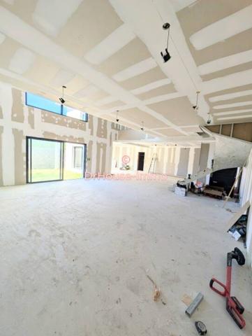 Maison à vendre 5 pièces de 275 m²