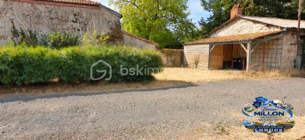 Une belle opportunité, idéale en résidence principale ou pour un investissement en location saisonnière et/ou annuelle !

À seulement quelques pas des commerces, écoles et services, venez découvrir cette agréable maison de caractère d'environ 96 m² habitables, offrant un beau potentiel et un agencement particulièrement fonctionnel.
Dès l'entrée, le charme de l'ancien opère. Le séjour, chaleureux et convivial, est agrémenté d'un poêle à bois récent, idéal pour profiter d'une ambiance cocooning durant l'hiver. Les radiateurs électriques ont également été remplacés récemment pour un meilleur confort.
L'espace nuit se compose de deux belles chambres, chacune disposant de sa propre salle d'eau, un véritable atout pour préserver l'intimité de chacun ou développer un projet de location saisonnière.

À quelques mètres seulement de la maison, vous bénéficierez d'une parcelle privative indépendante, comprenant :
- un carport,
- un cabanon de stockage,
- un espace permettant de stationner un véhicule,
- un coin repas ou détente aux beaux jours,
- un espace idéal pour le stockage du bois destiné au poêle.

Les atouts du bien :
✅ Maison de caractère
✅ Environ 96 m² habitables.
✅ 2 chambres
✅ 2 salles d'eau
✅ Poêle à bois récent 
✅ Radiateurs électriques remplacés récemment.
✅ Carport
✅ Cabanon
✅ Faible entretien extérieur
✅ Commerces accessibles à pied
✅ Idéal résidence principale, pied-à-terre ou investissement locatif.

💰 66 667 € HAI – Honoraires à la charge du vendeur

📞 Une visite ? Parlons-en !
Florian MILLON
Conseiller immobilier BSK Immobilier
📱 06 98 63 43 18
📧 f.millon@bskimmobilier.com