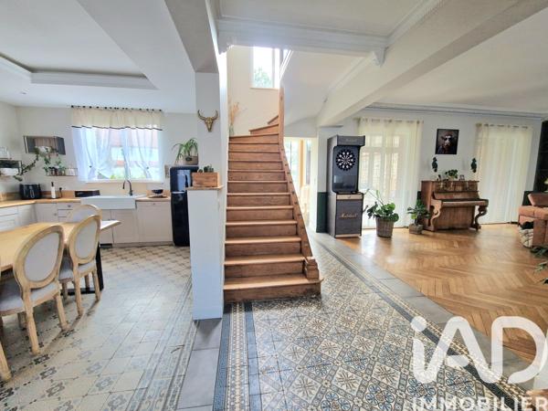 Maison à vendre 10 pièces 267 m² Forges-les-Eaux