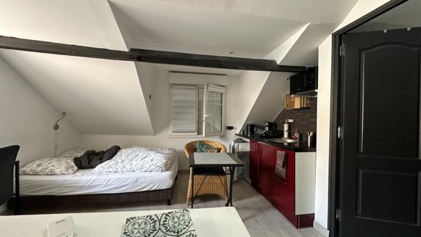 Studio meublé à louer, de 25 m2, situé en centre ville de Compiègne,