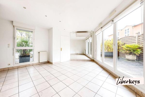 APPARTEMENT T2 - 50m² AU DERNIER ETAGE AVEC GRANDE TERRASSE - 88m² - LYON 5 