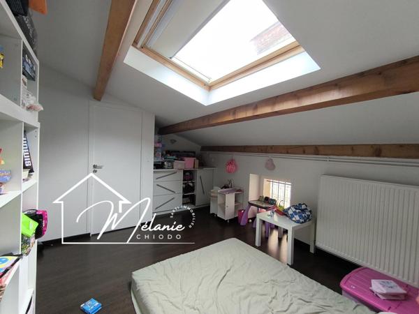 Maison rénovée lumineuse spacieuse offre de beau volume avec 4 chambres et dépendance cours terrasse