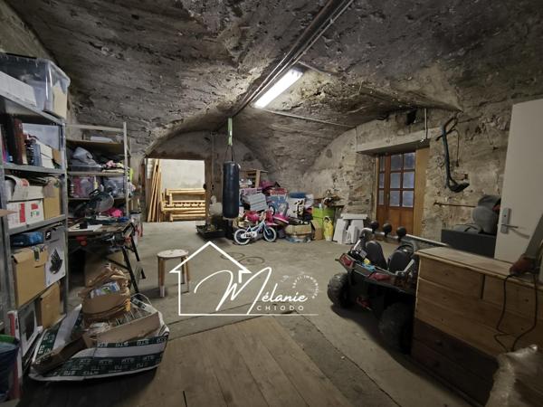 Maison rénovée lumineuse spacieuse offre de beau volume avec 4 chambres et dépendance cours terrasse