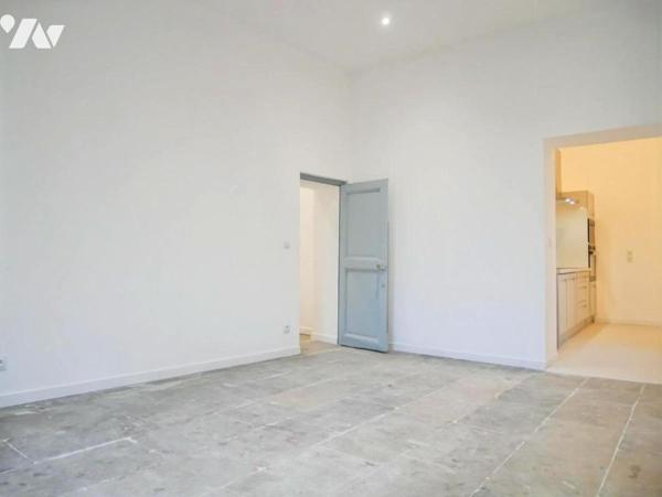Centre historique - Ecusson, MONTPELLIER, appartement rénové 67 m², 3 pièces, 2 chambres.