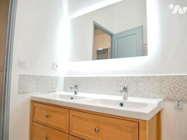 Centre historique - Ecusson, MONTPELLIER, appartement rénové 67 m², 3 pièces, 2 chambres.