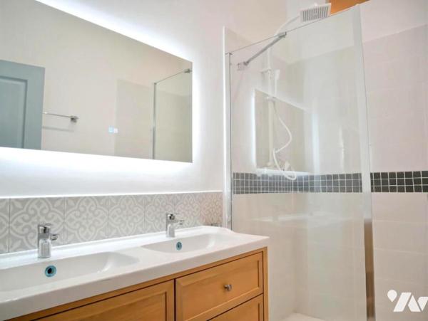 Centre historique - Ecusson, MONTPELLIER, appartement rénové 67 m², 3 pièces, 2 chambres.