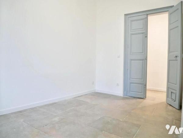 Centre historique - Ecusson, MONTPELLIER, appartement rénové 67 m², 3 pièces, 2 chambres.