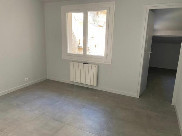 Appartement à louer    4 pièces •  Romans-sur-Isère