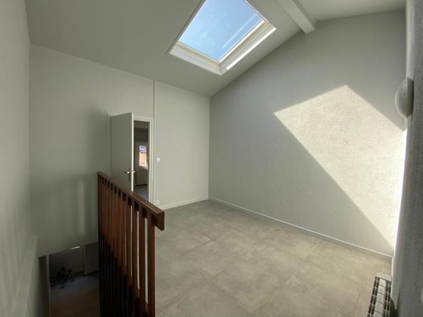 Appartement à louer    4 pièces •  Romans-sur-Isère