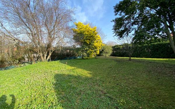 Maison à vendre    5 pièces • 228 m2 L'Isle-Jourdain