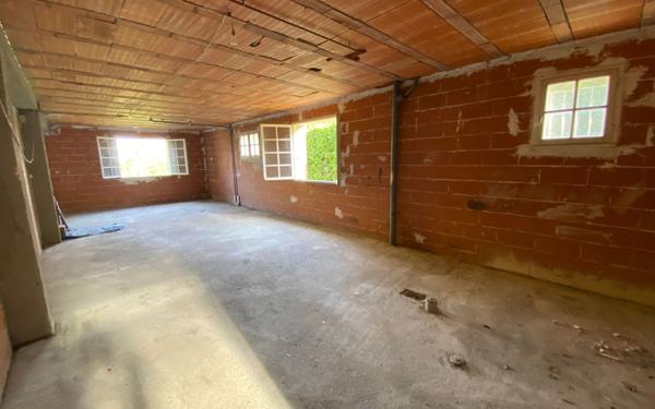 Maison à vendre    5 pièces • 228 m2 L'Isle-Jourdain