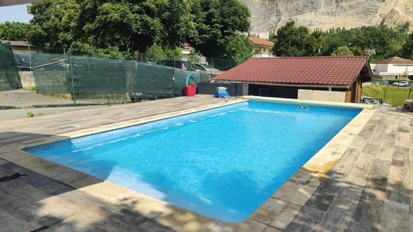 EXCLUSIVITÉ – MAISON À FORT POTENTIEL – ÉTREMBIÈRES, SECTEUR  PAS DE L'ÉCHELLE