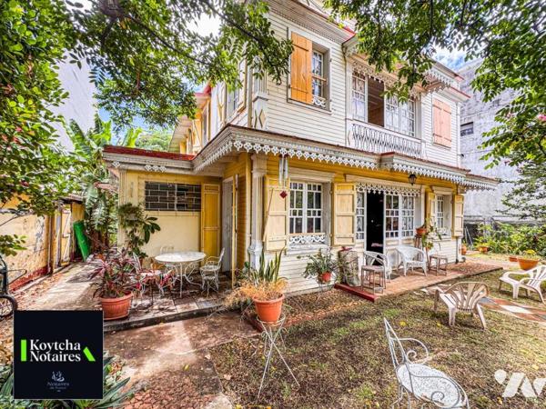 Ensemble immobilier à vendre sur axe principal de Saint-Denis