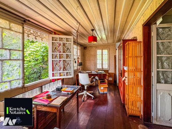 Ensemble immobilier à vendre sur axe principal de Saint-Denis