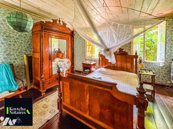 Ensemble immobilier à vendre sur axe principal de Saint-Denis