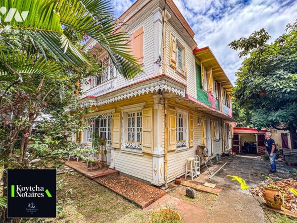 Ensemble immobilier à vendre sur axe principal de Saint-Denis