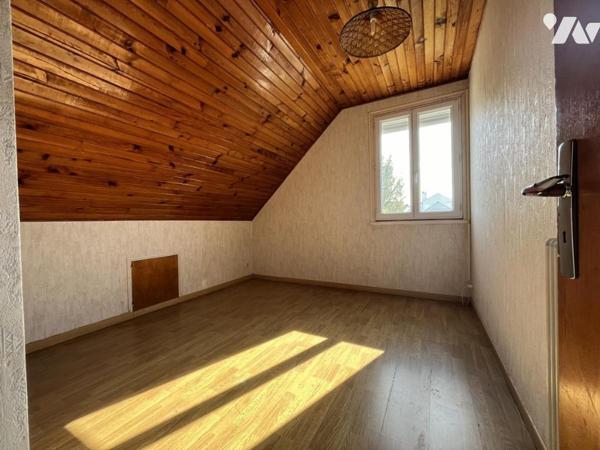 La Chapelle centre, maison non mitoyenne 10 pièces, 165 m² sur parcelle de 539 m²