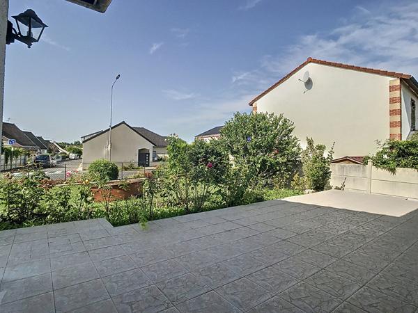 Location maison près de SAINT MARTIN SUR LE PRE - 7 pièce(s) - 226 m² - 1 275 €/mois