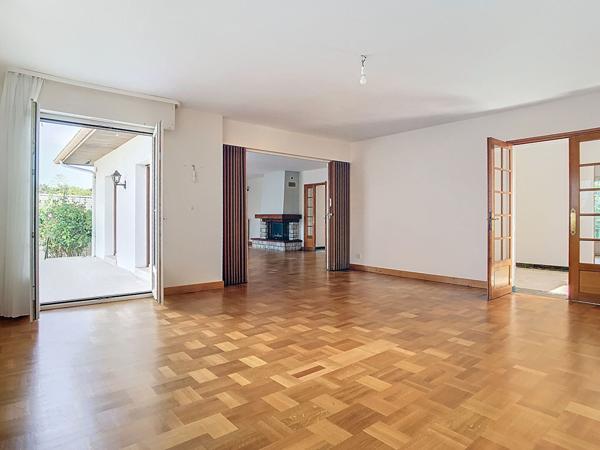 Location maison près de SAINT MARTIN SUR LE PRE - 7 pièce(s) - 226 m² - 1 275 €/mois