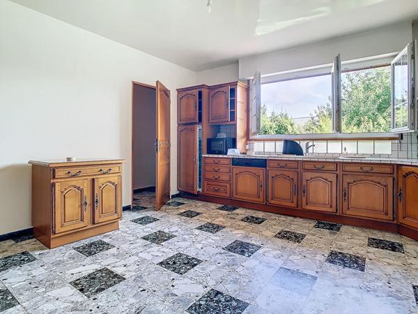 Location maison près de SAINT MARTIN SUR LE PRE - 7 pièce(s) - 226 m² - 1 275 €/mois