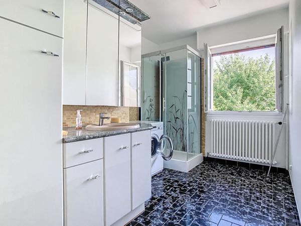 Location maison près de SAINT MARTIN SUR LE PRE - 7 pièce(s) - 226 m² - 1 275 €/mois