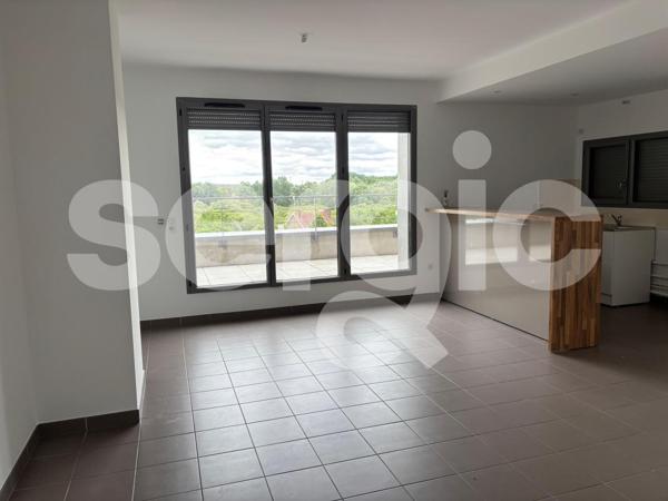 Location 3 Pieces 70 80090 Amiens 25 1274 01 0023