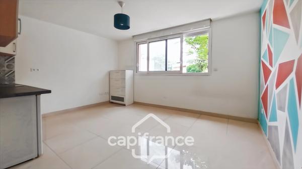 Bagnolet limite Montreuil-A vendre studio de 23m2-2ème étage avec ascenseur-Vue dégagée-calme-5 mn à pied métro L3