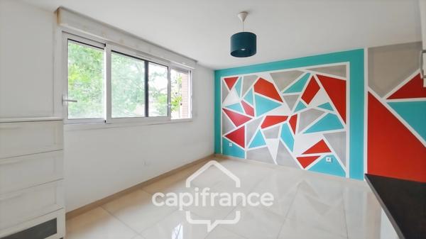 Bagnolet limite Montreuil-A vendre studio de 23m2-2ème étage avec ascenseur-Vue dégagée-calme-5 mn à pied métro L3