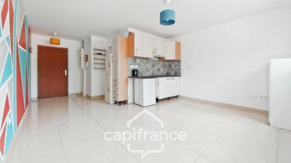 Bagnolet limite Montreuil-A vendre studio de 23m2-2ème étage avec ascenseur-Vue dégagée-calme-5 mn à pied métro L3