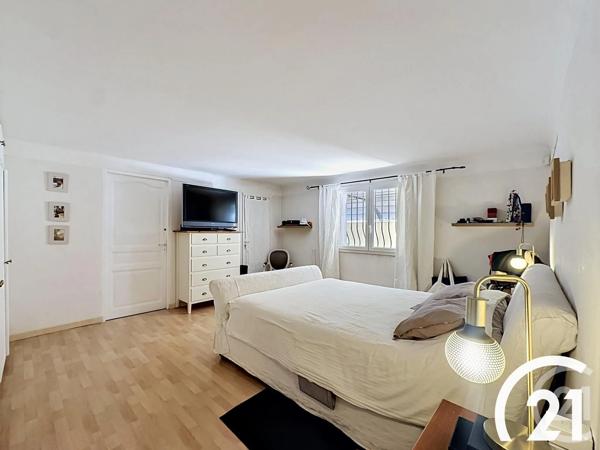 Maison à vendre  6 pièces - 250 m 2   CAVAILLON  - 84