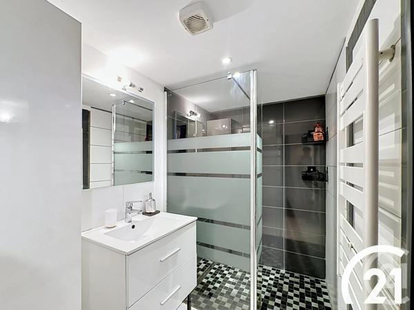 Maison à vendre  6 pièces - 250 m 2   CAVAILLON  - 84