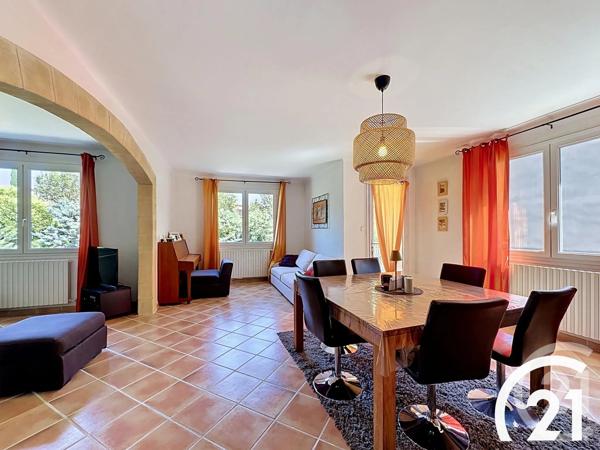 Maison à vendre  6 pièces - 250 m 2   CAVAILLON  - 84