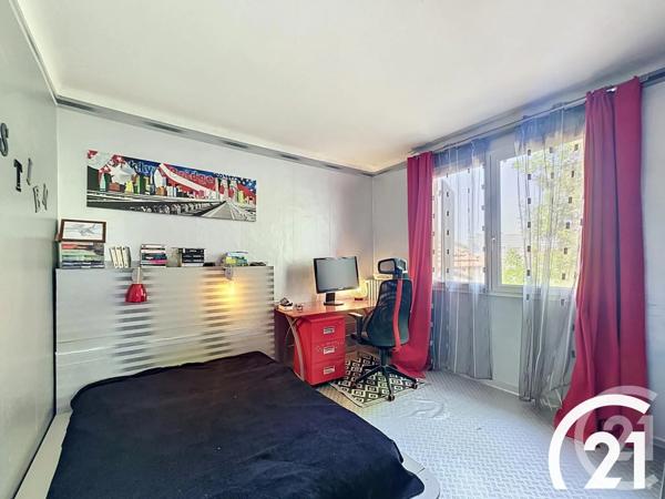 Maison à vendre  6 pièces - 250 m 2   CAVAILLON  - 84