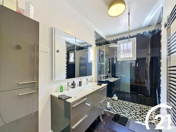 Maison à vendre  6 pièces - 250 m 2   CAVAILLON  - 84