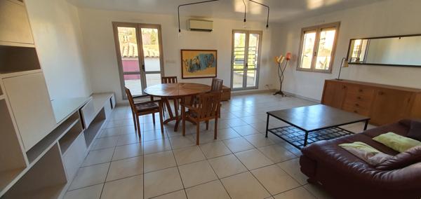 Appartement sur les toits + terrasse + parking+ garage